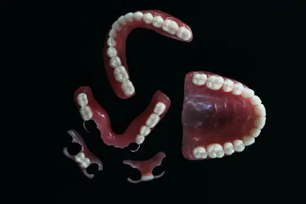 Acrylic Partial Dentures: A Complete Guide to Restoring Your Smile 
